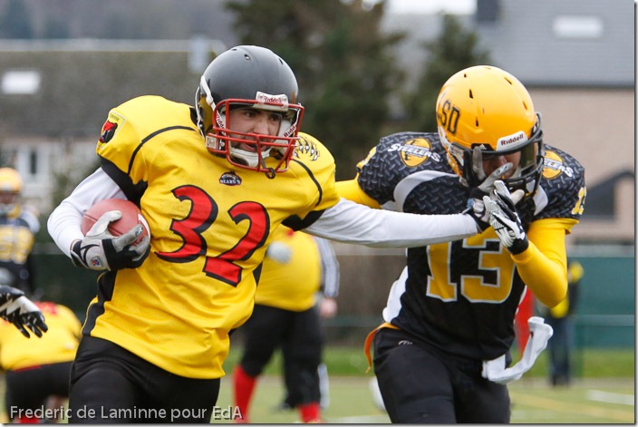 Match de la 1ère journée de championnat de Foot US LFFAB 2013 entre Andenne Bears (jaune) - Luxembourg Steelers of Dudelange.